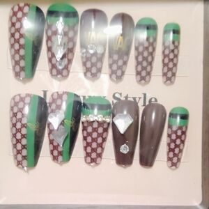 Elegant Brown and Green Nail Set